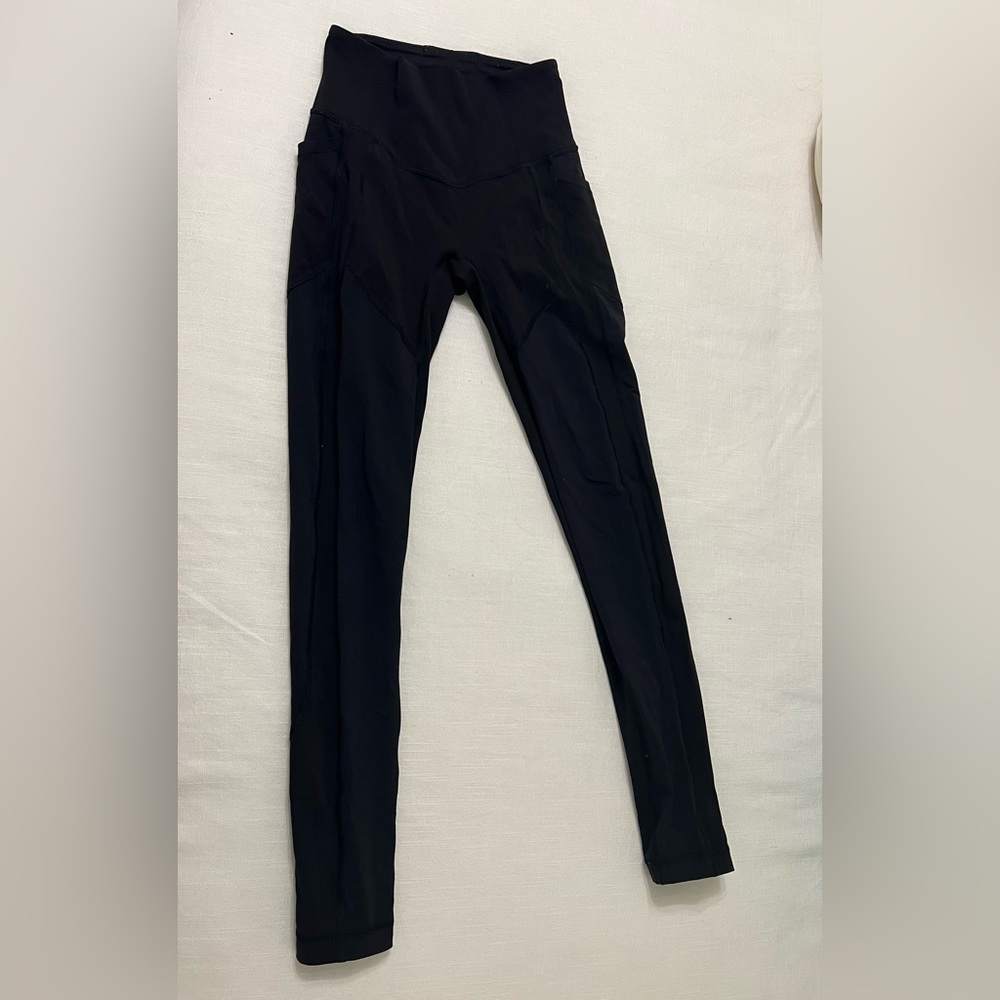 Size 4 Black Lululemon leggings !